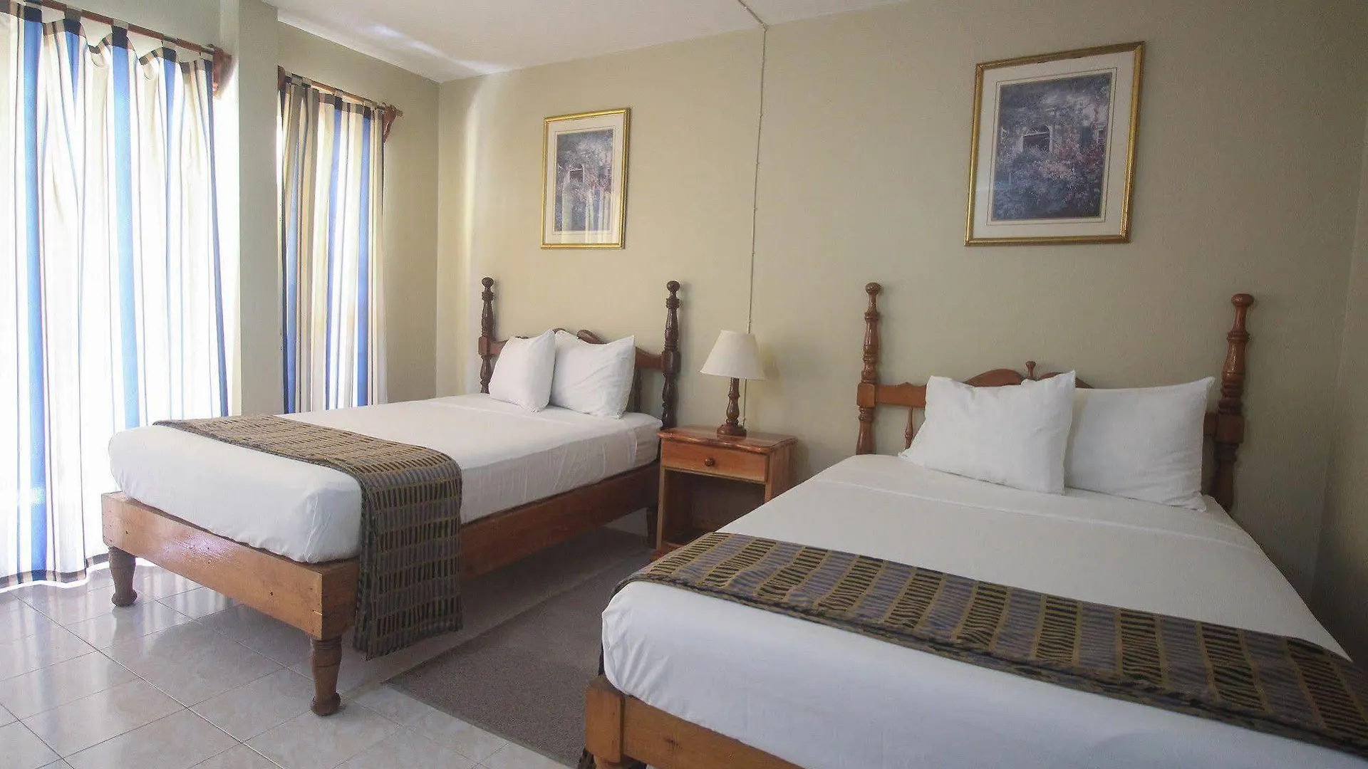 Moonrisevillas Negril Apartment